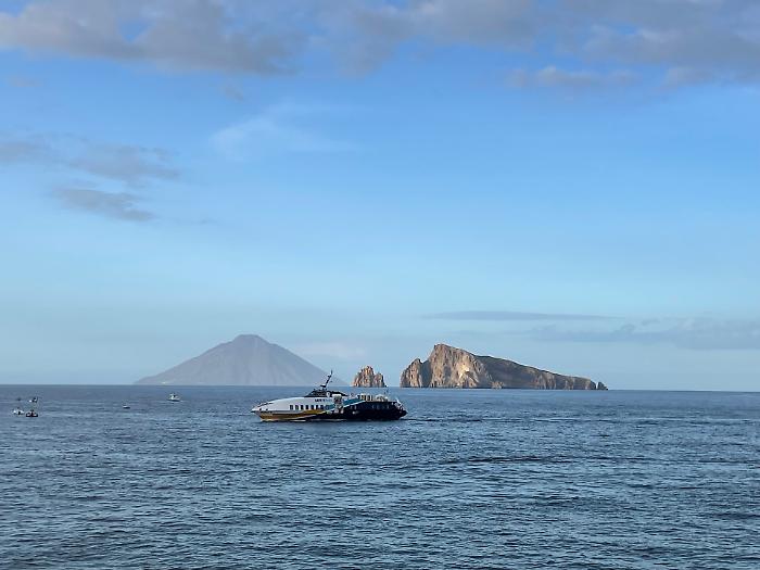 La "Dolce Vita" alle Eolie: l'state 2026 di Panarea con Luca Cordero di Montezemolo e Flavio Briatore 