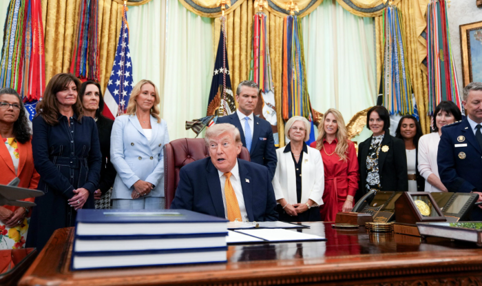 Ultimatum di Trump all'Iran: "Potremmo aprire lo Stretto di Hormuz gi&agrave; entro domani"