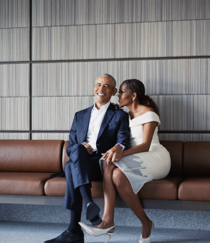 Barack Obama spegne 65 candeline alle Hawaii: gli auguri di Michelle sono un inno all'amore