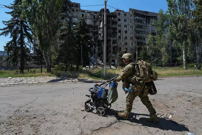Soldato russo apre il fuoco nel villaggio di Khmelnitsky: quattro morti e quattro feriti