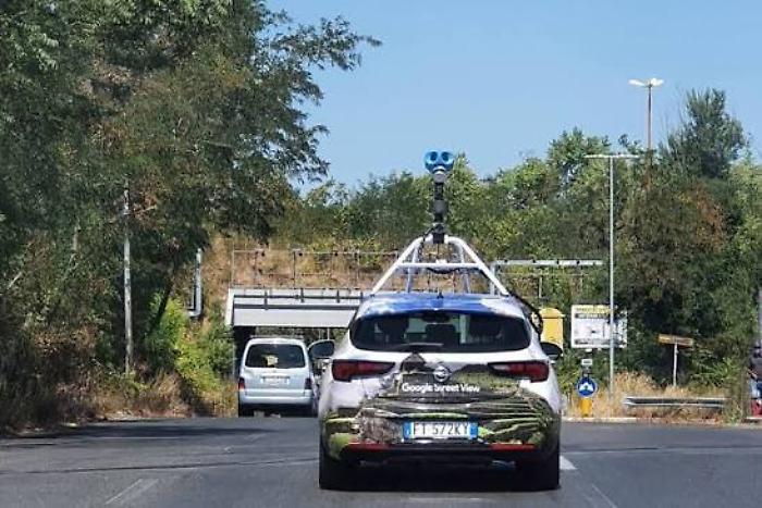 Il pianeta trasformato in un prompt: il cortocircuito dell'IA che mette a rischio Google Earth 