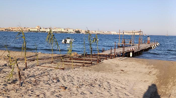 &laquo;La foce del fiume Ciane &egrave; diventata un porto abusivo&raquo;: gli ambientalisti scrivono alla procura (e alla Corte dei Conti)
