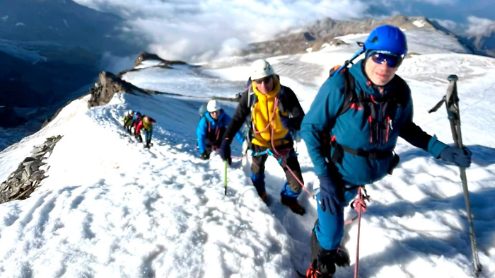 Otto alpinisti siciliani protagonisti della Traversata del Castore e Punta Felik ad oltre 4.000 metri di altezza 
