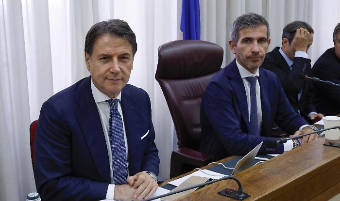 Il giallo dei 100 milioni alla Jc Electronics irrompe nella commissione d'inchiesta sul Covid: Conte all'attacco