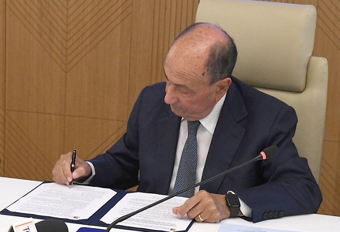 Sicilia, la giunta Schifani vara una manovra da  221 milioni: fondi per famiglie, imprese e sanit&agrave;