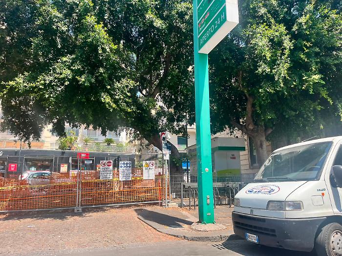 Catania, distributori dismessi in centro tra rischio incendi e inquinamento