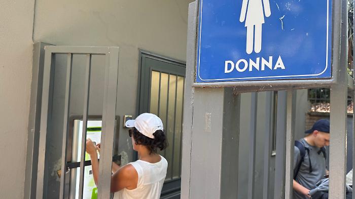 A Catania c&rsquo;erano una volta i bagni pubblici: quelli funzionanti piacciono ai turisti 