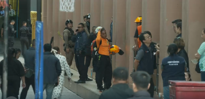 Sparatoria in una scuola a nord di Bangkok: un insegnante ucciso, diversi feriti e attentatore morto suicida