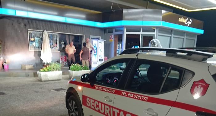 Assalto alla stazione Eni di Palazzolo nella notte: ladri intercettati