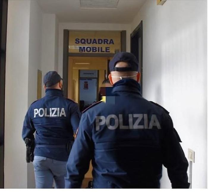 Ragusa, non rispettava la prescrizione di stare lontano dalla casa familiare: arrestato