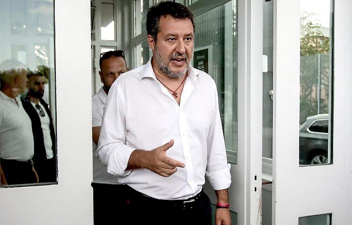 Salvini e la smentita che non smentisce: "Io al Viminale? Solo se me lo chiedono"