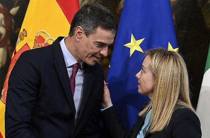 Arriva la ritorsione:  la Spagna ripristina i controlli alle frontiere con l'Italia 