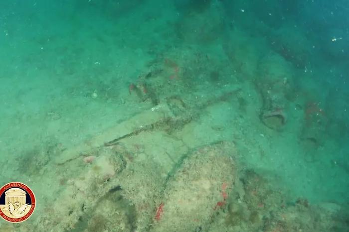 Il mare restituisce un relitto romano: centinaia di anfore e ceppi d'ancora a Mazara del Vallo