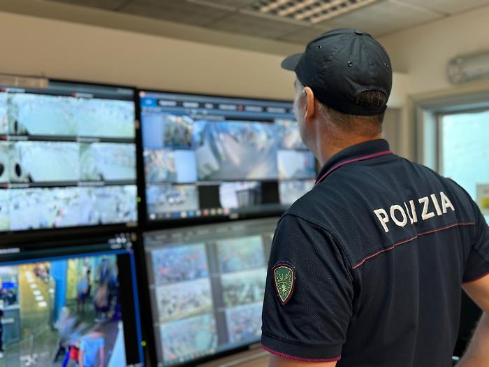 Finisce in aeroporto la latitanza di un catanese arrivato dalle Filippine: arrestato