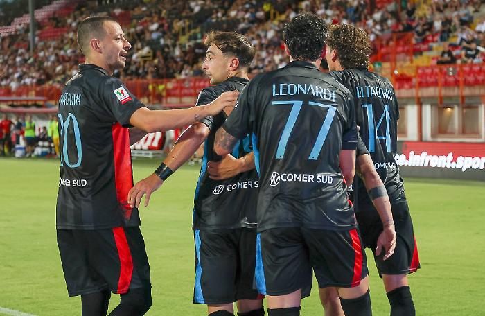 Catania oltre la crisi: batte il Vicenza ai rigori e va avanti in Coppa Italia maggiore