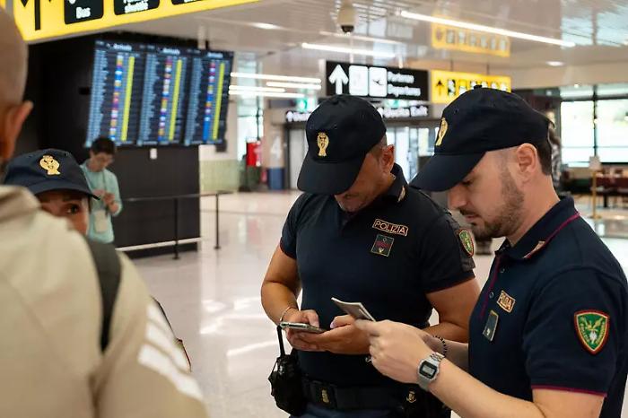 Controlli alle frontiere, per italiani in Spagna tutti i recapiti utili forniti dalla Farnesina