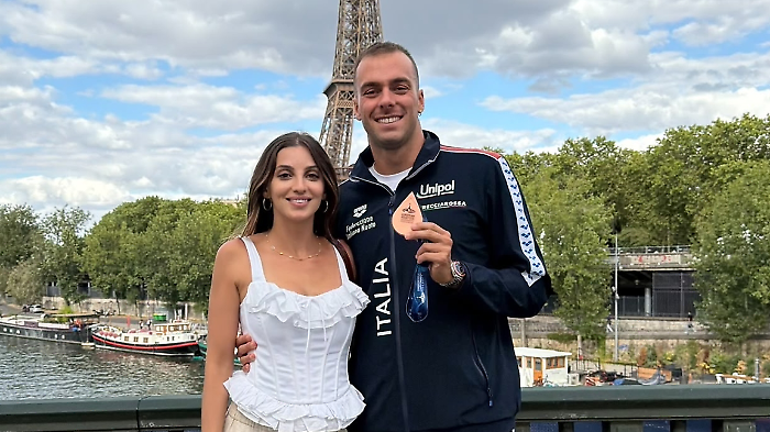 Greg Paltrinieri nella storia con la tifosa numero uno, la fidanzata Rossella Fiamingo