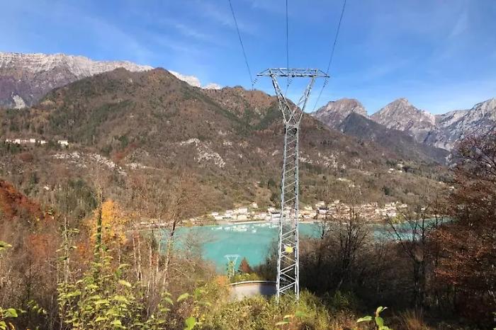 Barcis, un tuffo nel lago e poi il silenzio: morto un militare Usa in servizio ad Aviano