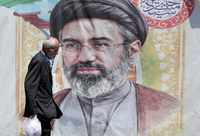 Incontro tra Khamenei e Pezeshkian: sostentamento, sviluppi militari e alleanze economiche al centro