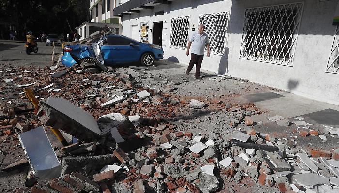 Terremoto di magnitudo 7,4 in Colombia: paura e danni in diverse citt&agrave;, si teme per le repliche