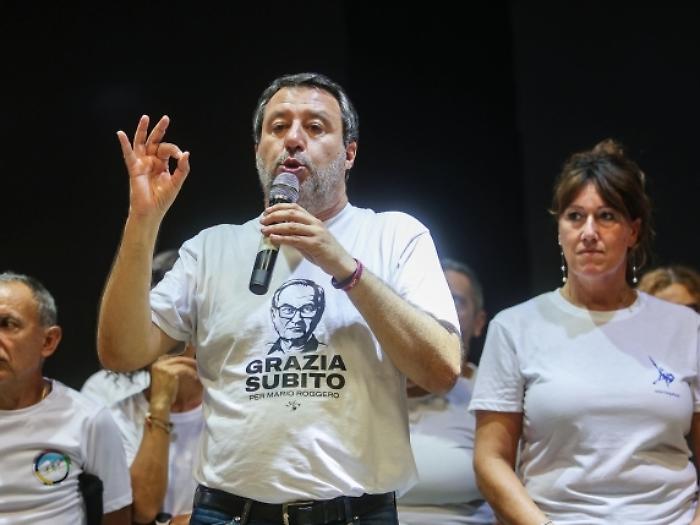 Fischi all'Agnata per Matteo Salvini: la serata per De Andr&eacute; diventa un caso politico nazionale 