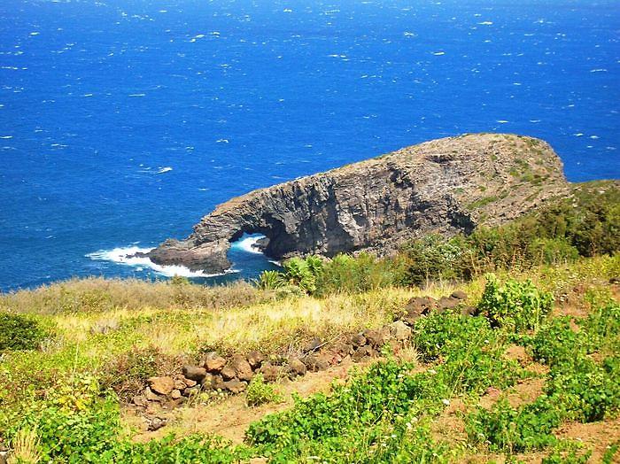 Dramma sfiorato all'Arco dell'Elefante, disperso in mare prima del buio: tratto in salvo un tredicenne