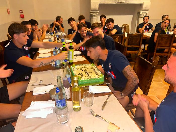 A Norcia torta e festeggiamenti a sorpresa per il compleanno di Cicerelli