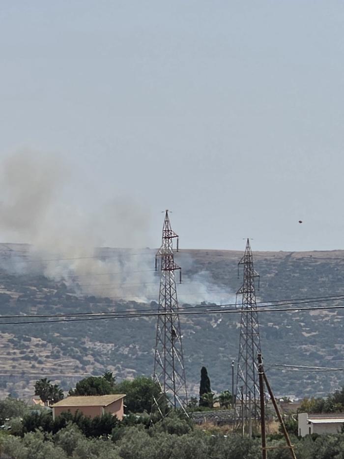 Comiso, maxi incendio sui Monti iblei