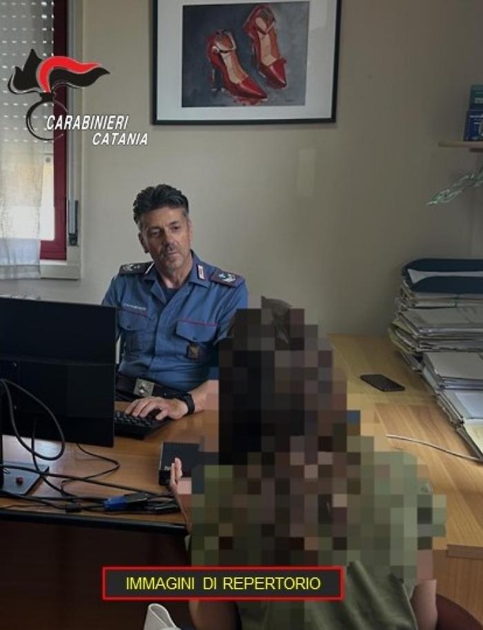 Sospetta il tradimento e aggredisce la moglie, per la donna 10 giorni di prognosi