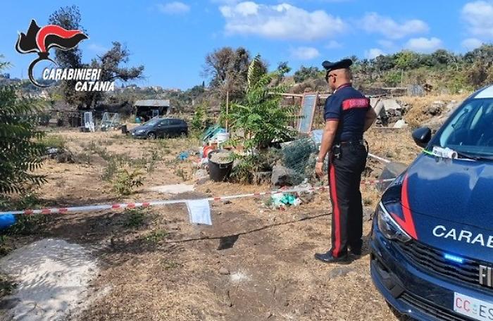 Terreno adibito a discarica abusiva di bombole gpl lambito dalle fiamme, denunciato 25enne