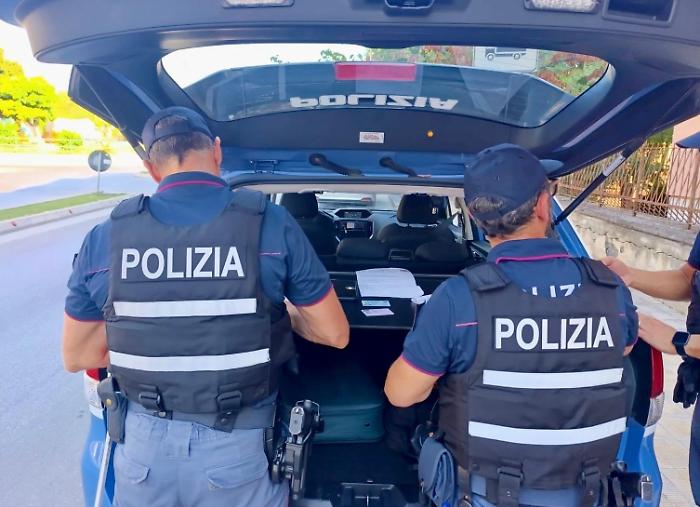 Blitz interforze a Priolo: droga, lavoro nero e controlli a tappeto. Tre denunce e multe per 17mila euro