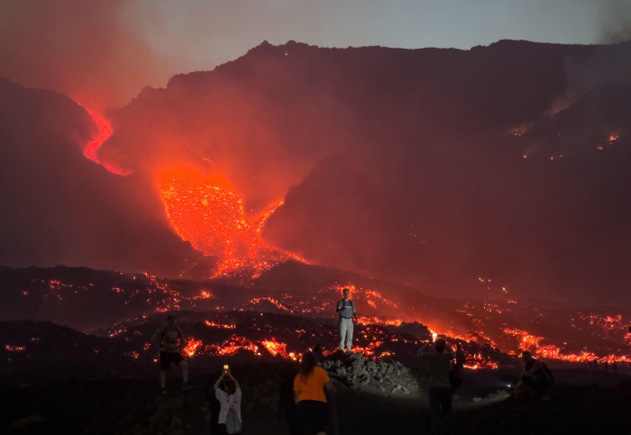 Etna, istruzioni per l'uso: ordinanze, divieti, raccomandazioni e sentieri utili a godersi lo spettacolo