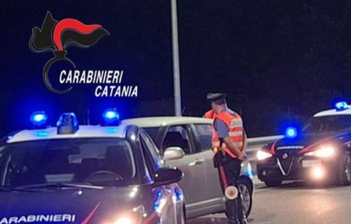 Aggredisce la convivente in strada per un presunto tradimento: 44enne arrestato a San Giovanni Galermo