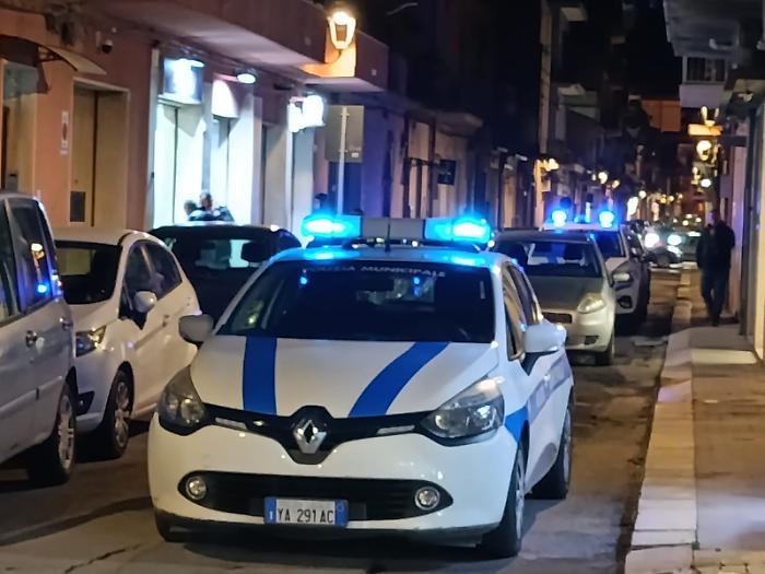 Vittoria, tenta di uccidere la moglie dinanzi ai figli