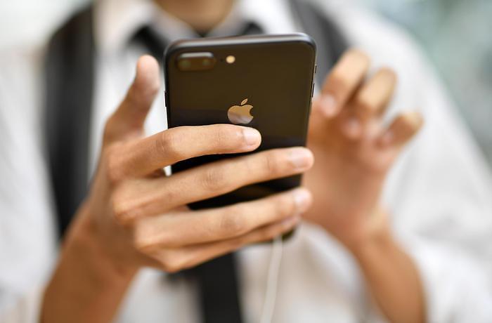 L'iPhone sotto attacco, scatta l'allarme di Apple in centodieci Paesi 