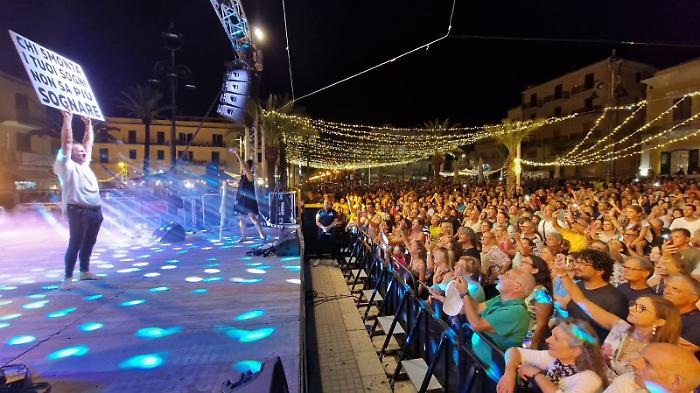 Conto alla rovescia per la 57&ordf; Sagra del Pesce di Pozzallo: tre serate tra sapori di mare e grandi nomi della musica