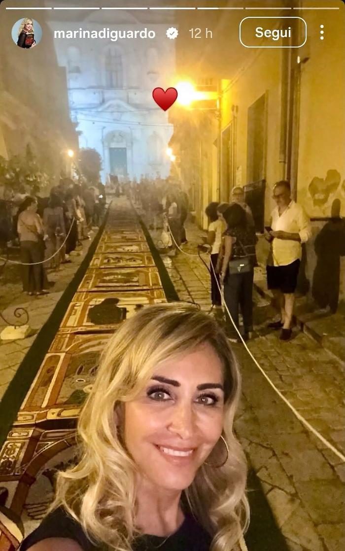 La mamma della Ferragni esalta le bellezze architettoniche di Scicli