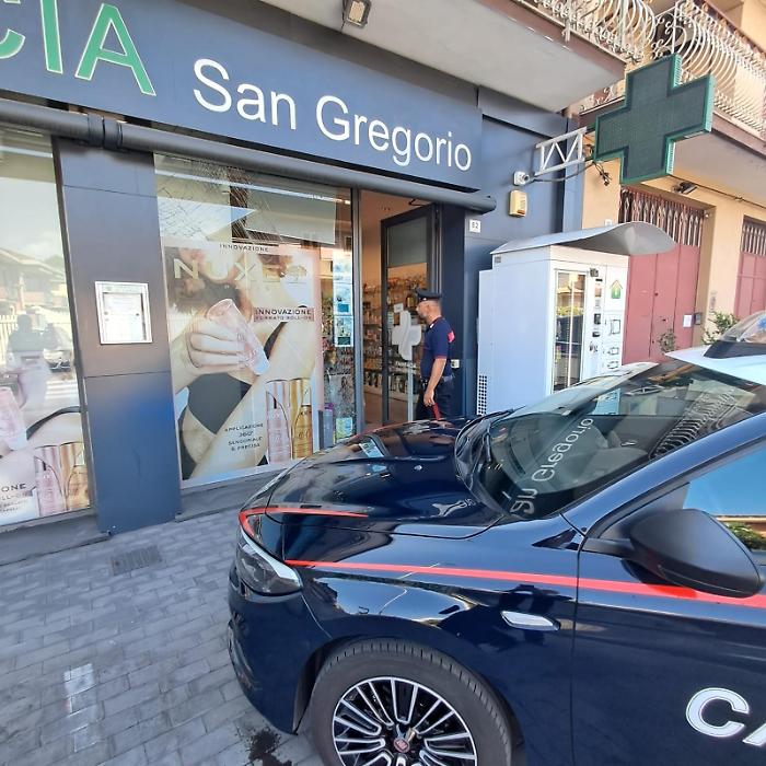 Smaltiscono senza autorizzazione 184 estintori: denunciati