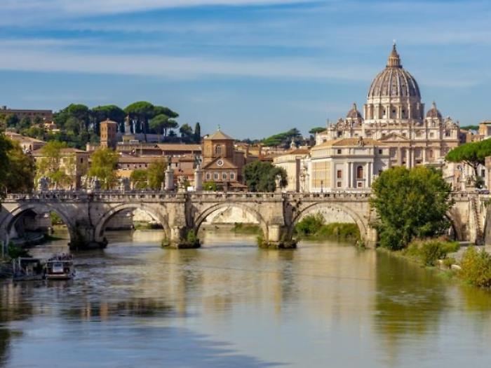 Tevere balneabile, il conto di Roma: 400 milioni, scarichi da censire e una corsa lunga fino al 2031