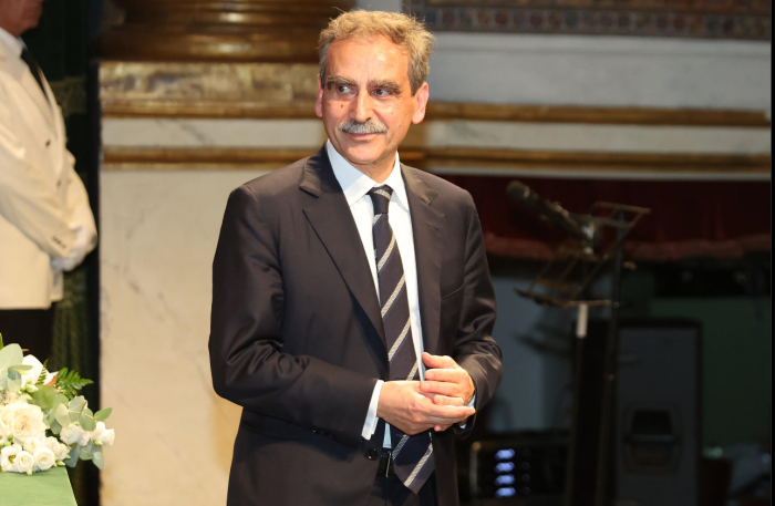 Mps sfida Intesa, un polo da 70 miliardi con Bpm e Banca Generali