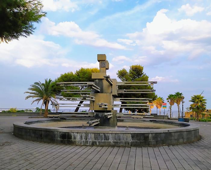 Fontana della Vela di piazza Europa
