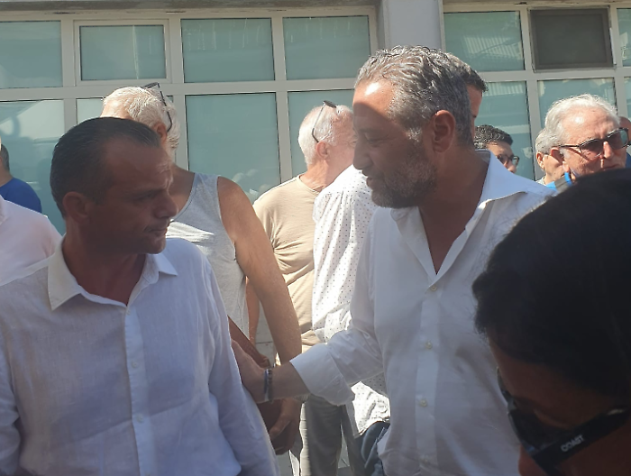 De Luca show a Gela: &laquo;Non ho l'et&agrave; per giocare ai soldatini&raquo; e gelo con Di Paola sul campo largo