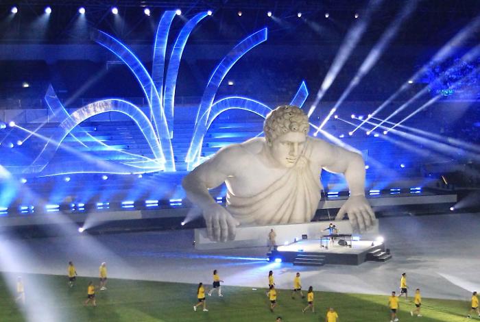Taranto abbraccia il futuro: Mattarella inaugura i XX Giochi del Mediterraneo