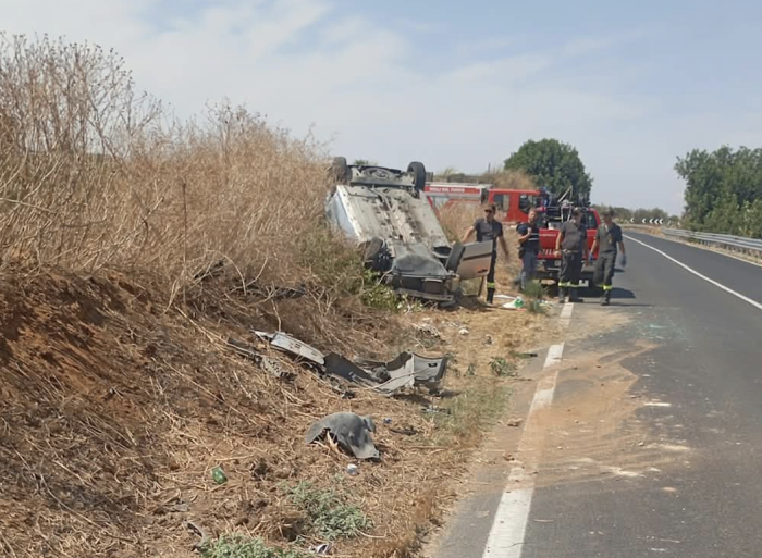 Vittoria, si ribalta con l'auto: ferito il conducente