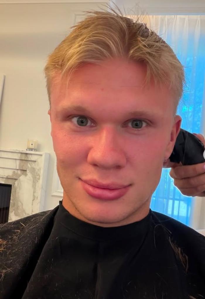 Haaland cambia look con taglio militare: "Short hair don't care" e debutto senza gol
