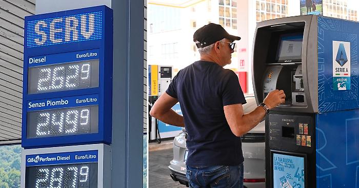 Benzina e diesel sempre pi&ugrave; "salati": in autostrada toccati i 2,629 euro ed &egrave; record storico