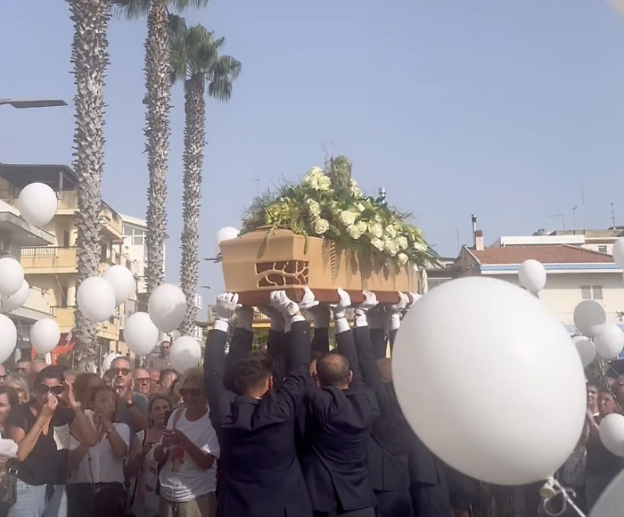 Scoglitti saluta la maestra che ha fatto danzare pi&ugrave; generazione