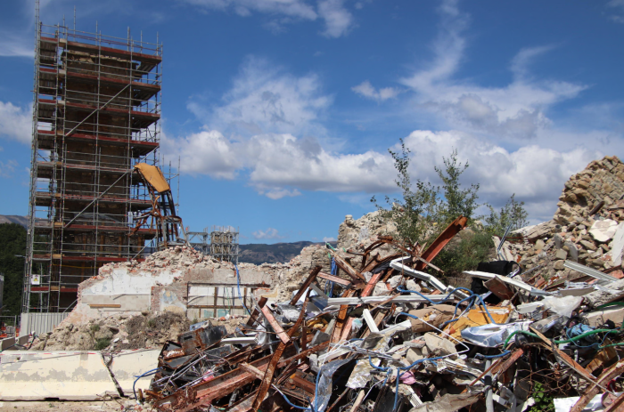 Amatrice, dieci anni dopo il terremoto: la ricostruzione accelera, ma la vera sfida &egrave; riportare vita nel paese