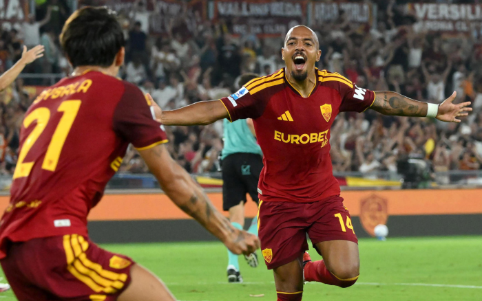 E' una Roma mica Malen: poker alla Fiorentina (con tre assist di Dybala) 