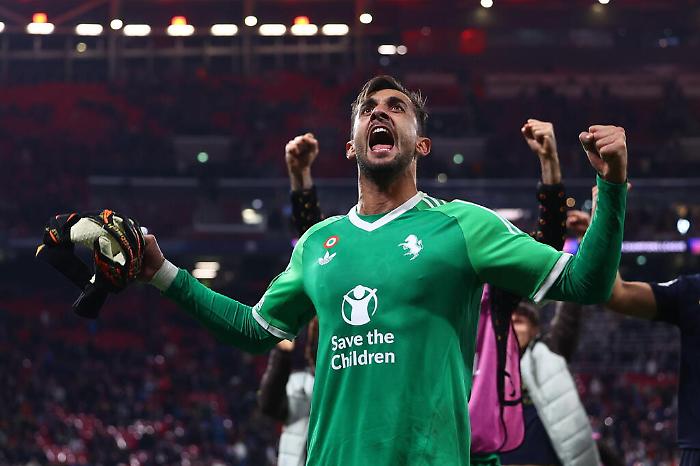 Mattia Perin saluta la Juve: visite mediche e firma a Palermo